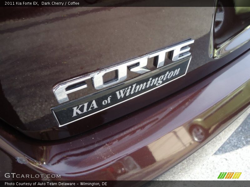 Dark Cherry / Coffee 2011 Kia Forte EX