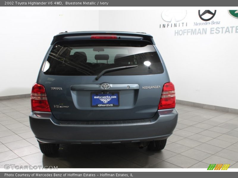 Bluestone Metallic / Ivory 2002 Toyota Highlander V6 4WD