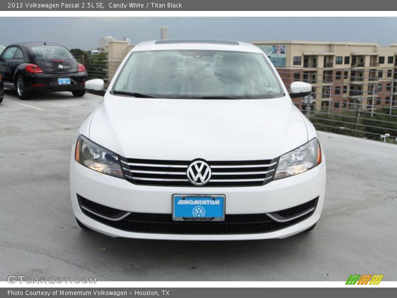 Candy White / Titan Black 2013 Volkswagen Passat 2.5L SE