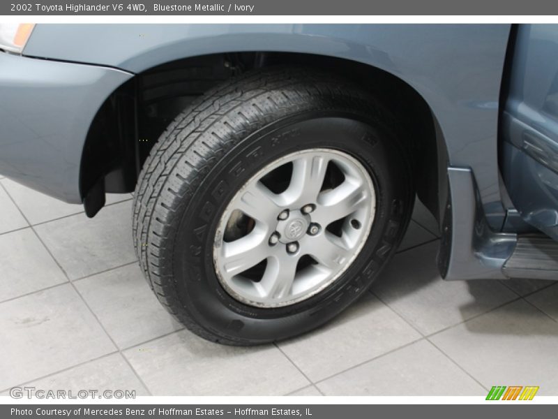 Bluestone Metallic / Ivory 2002 Toyota Highlander V6 4WD