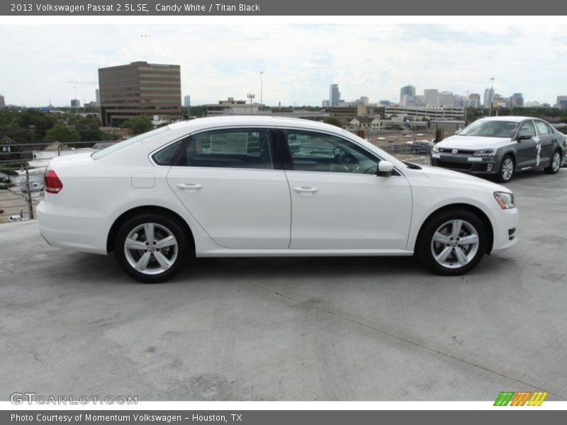 Candy White / Titan Black 2013 Volkswagen Passat 2.5L SE