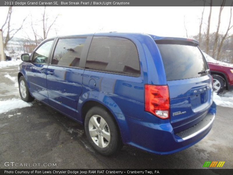Blue Streak Pearl / Black/Light Graystone 2013 Dodge Grand Caravan SE
