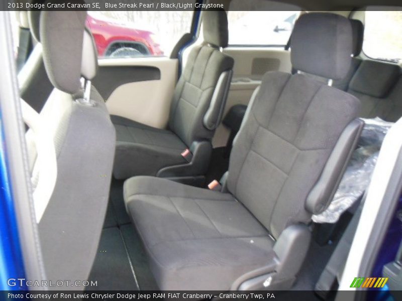 Blue Streak Pearl / Black/Light Graystone 2013 Dodge Grand Caravan SE