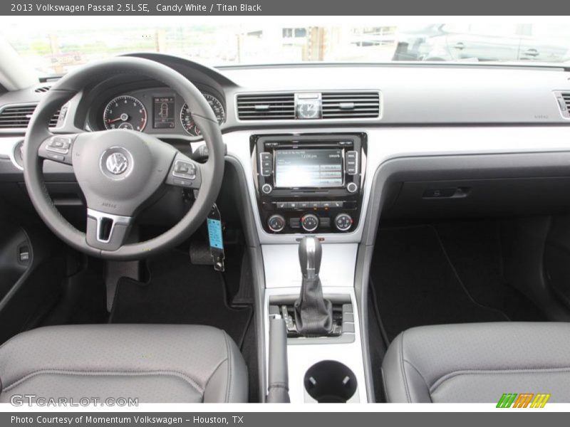 Candy White / Titan Black 2013 Volkswagen Passat 2.5L SE