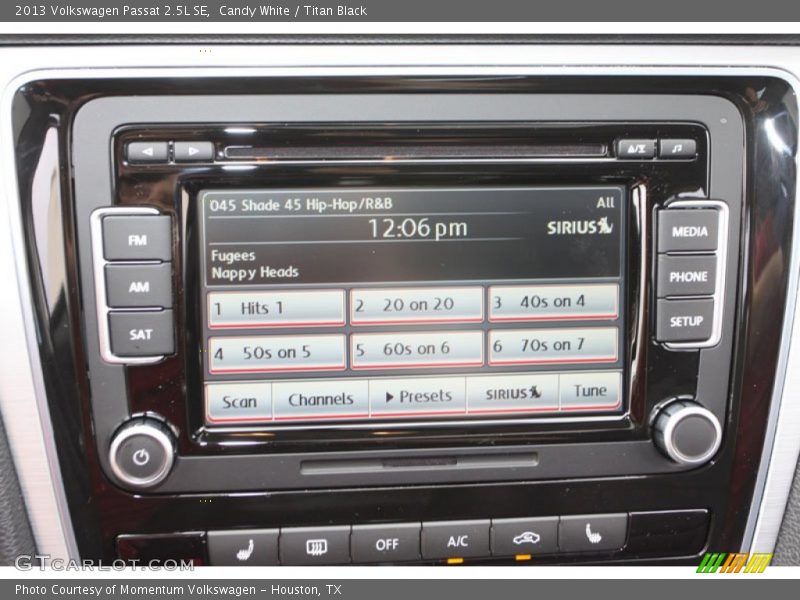 Candy White / Titan Black 2013 Volkswagen Passat 2.5L SE