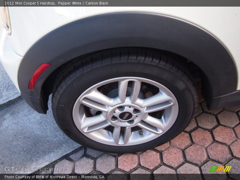 Pepper White / Carbon Black 2012 Mini Cooper S Hardtop