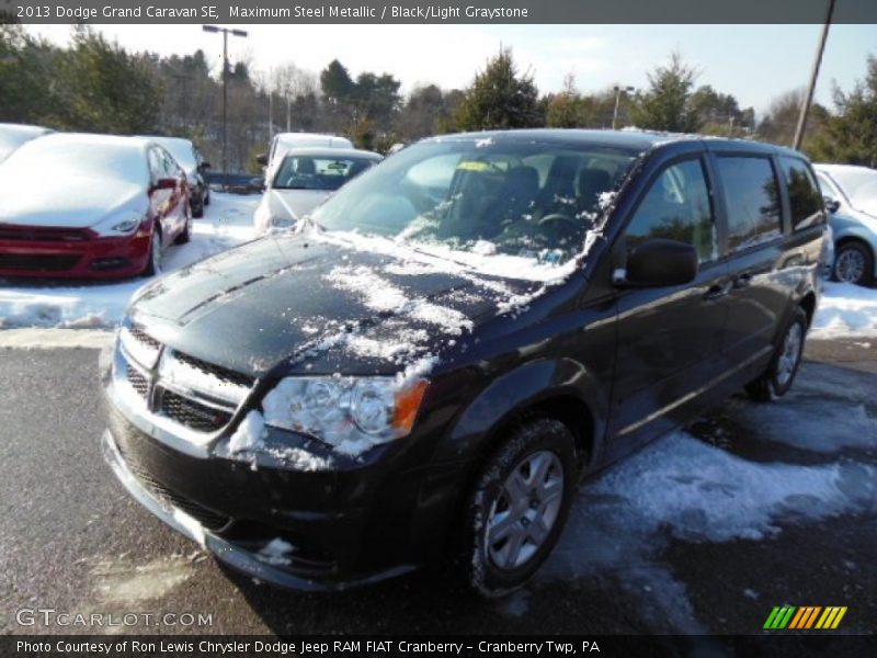 Maximum Steel Metallic / Black/Light Graystone 2013 Dodge Grand Caravan SE