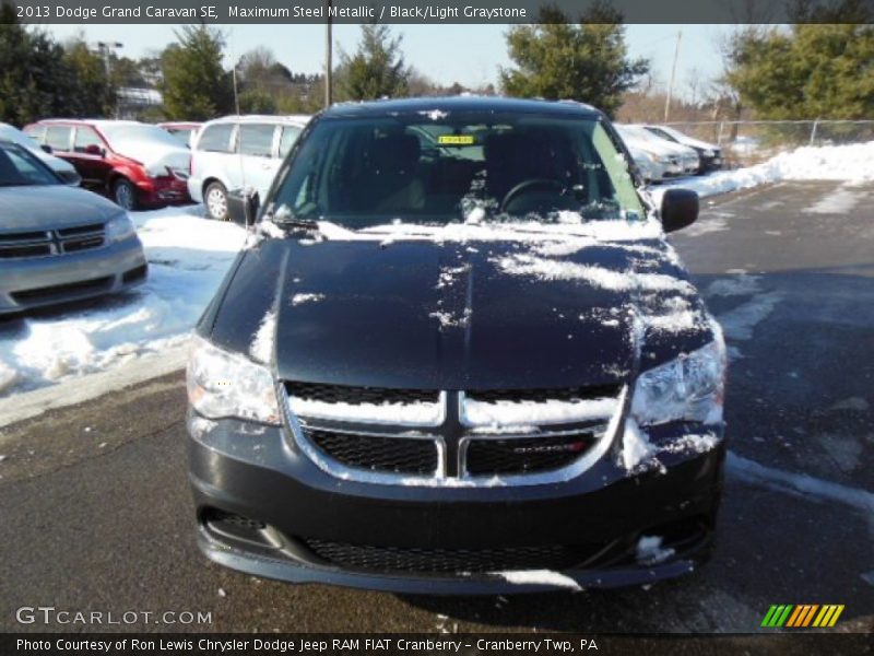 Maximum Steel Metallic / Black/Light Graystone 2013 Dodge Grand Caravan SE