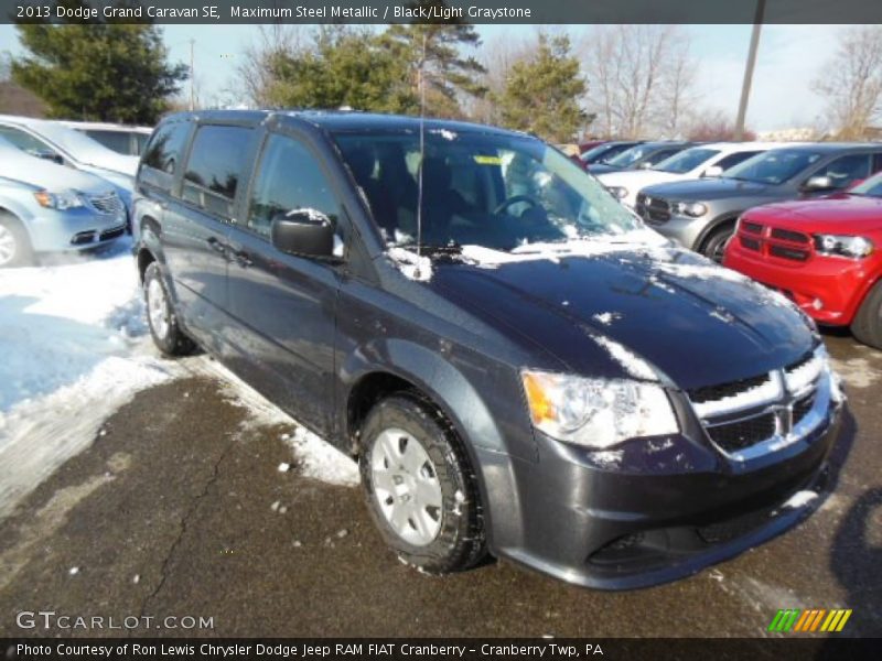 Maximum Steel Metallic / Black/Light Graystone 2013 Dodge Grand Caravan SE