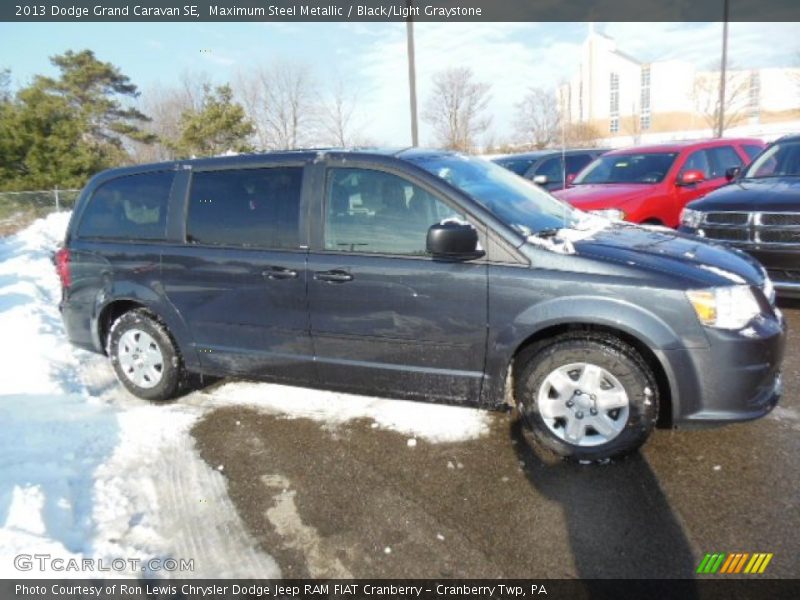 Maximum Steel Metallic / Black/Light Graystone 2013 Dodge Grand Caravan SE