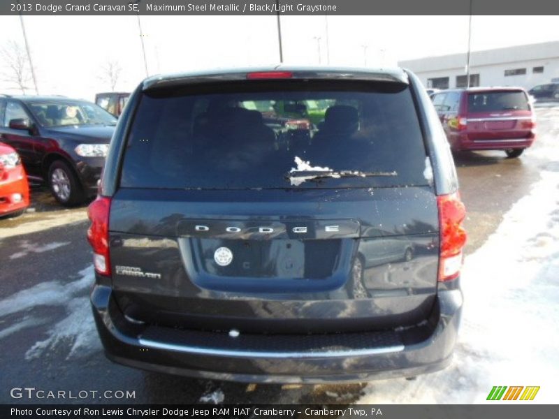 Maximum Steel Metallic / Black/Light Graystone 2013 Dodge Grand Caravan SE