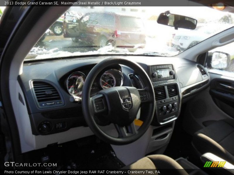 Maximum Steel Metallic / Black/Light Graystone 2013 Dodge Grand Caravan SE