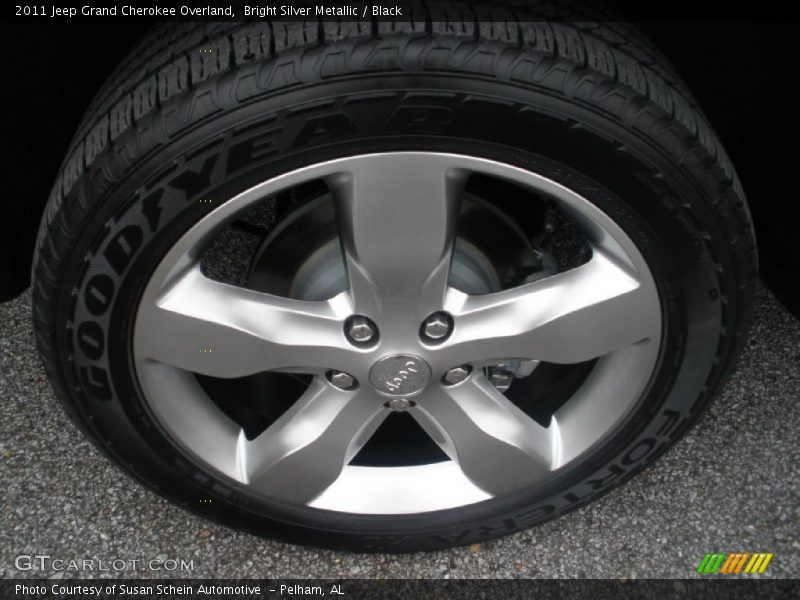 Bright Silver Metallic / Black 2011 Jeep Grand Cherokee Overland