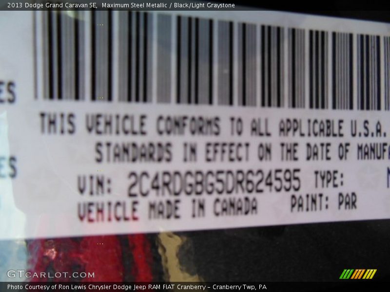 Maximum Steel Metallic / Black/Light Graystone 2013 Dodge Grand Caravan SE