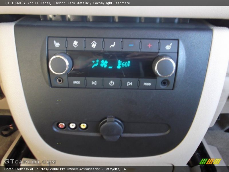Carbon Black Metallic / Cocoa/Light Cashmere 2011 GMC Yukon XL Denali