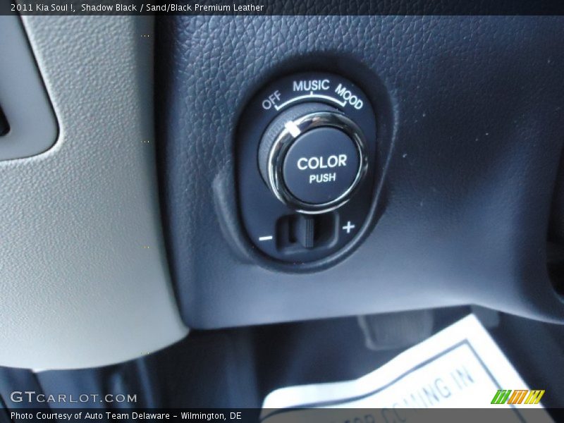 Shadow Black / Sand/Black Premium Leather 2011 Kia Soul !
