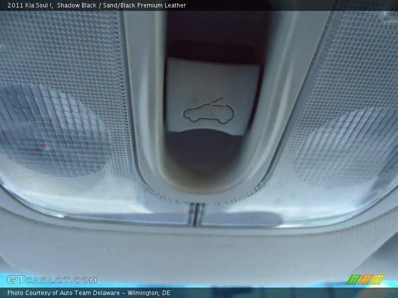 Shadow Black / Sand/Black Premium Leather 2011 Kia Soul !