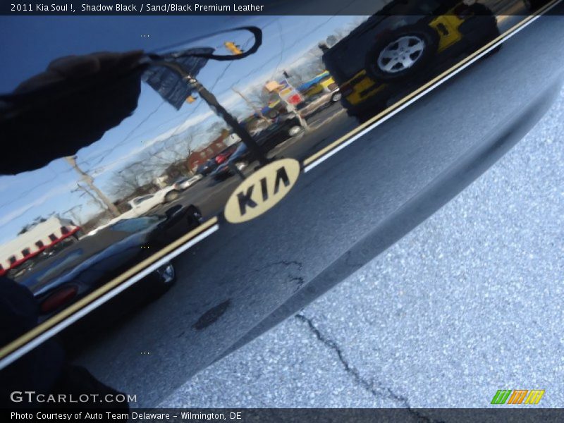 Shadow Black / Sand/Black Premium Leather 2011 Kia Soul !