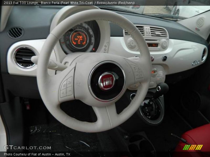 Bianco Perla (Pearl White Tri-Coat) / Rosso/Avorio (Red/Ivory) 2013 Fiat 500 Lounge