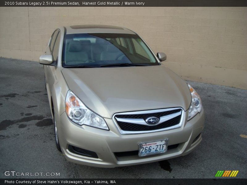 Harvest Gold Metallic / Warm Ivory 2010 Subaru Legacy 2.5i Premium Sedan