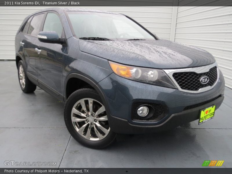 Titanium Silver / Black 2011 Kia Sorento EX