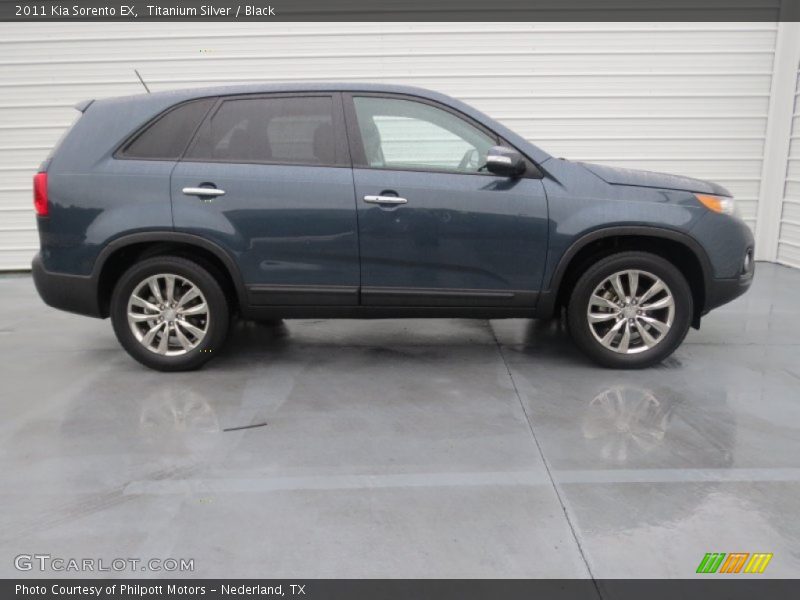 Titanium Silver / Black 2011 Kia Sorento EX