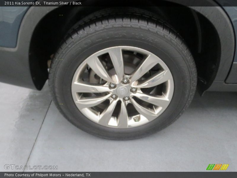 Titanium Silver / Black 2011 Kia Sorento EX