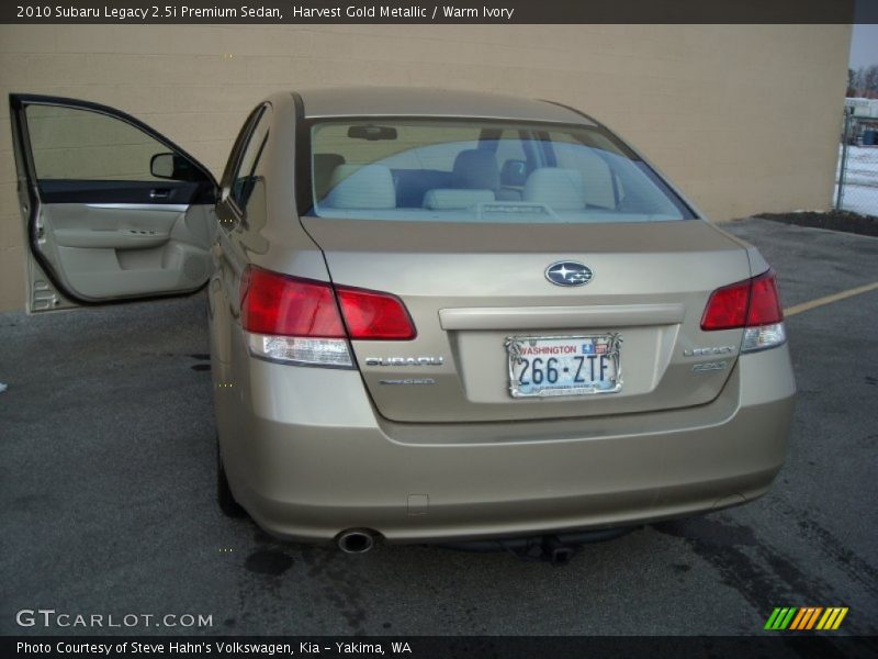 Harvest Gold Metallic / Warm Ivory 2010 Subaru Legacy 2.5i Premium Sedan
