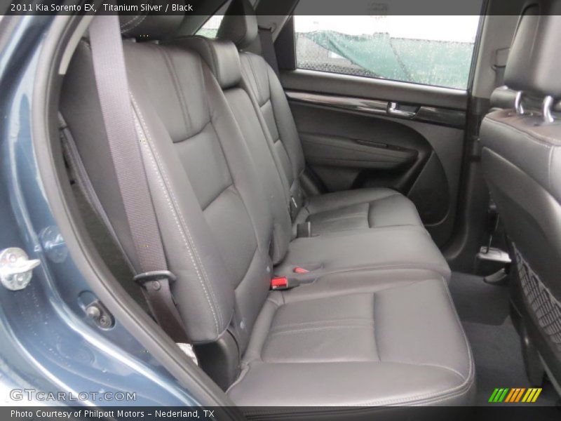 Titanium Silver / Black 2011 Kia Sorento EX