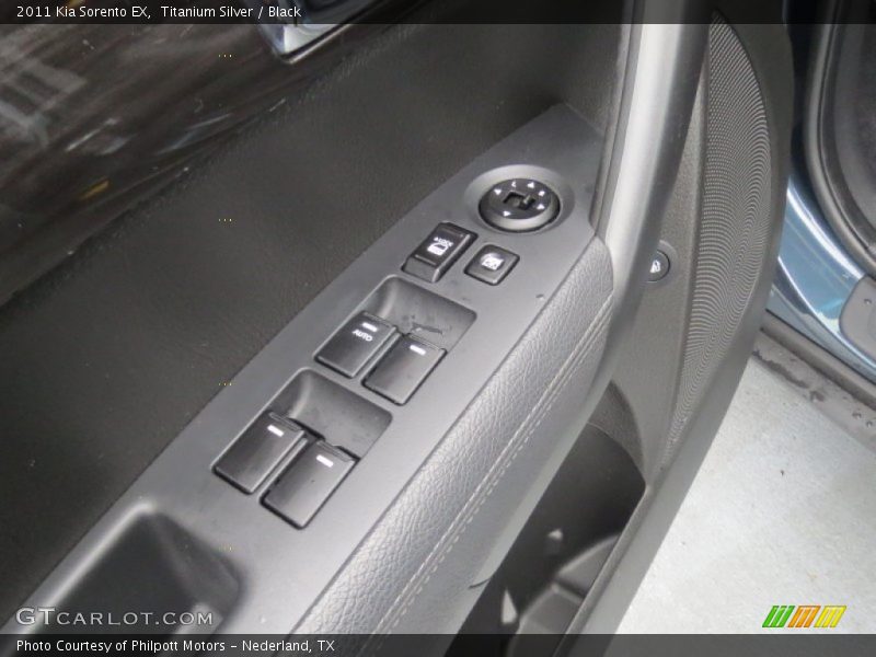 Titanium Silver / Black 2011 Kia Sorento EX