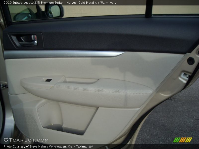 Harvest Gold Metallic / Warm Ivory 2010 Subaru Legacy 2.5i Premium Sedan