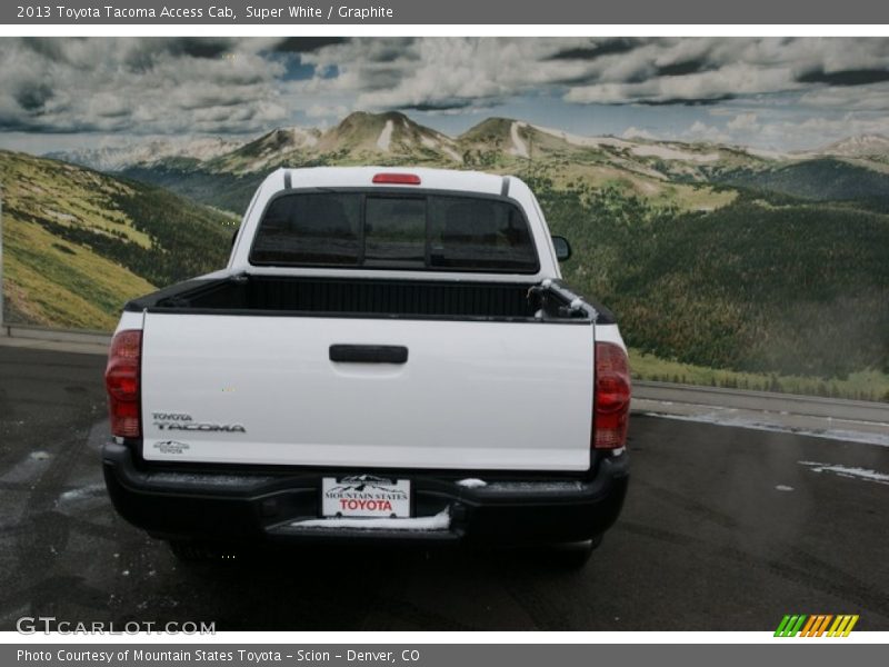 Super White / Graphite 2013 Toyota Tacoma Access Cab