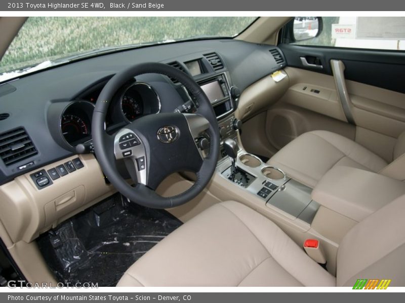 Black / Sand Beige 2013 Toyota Highlander SE 4WD