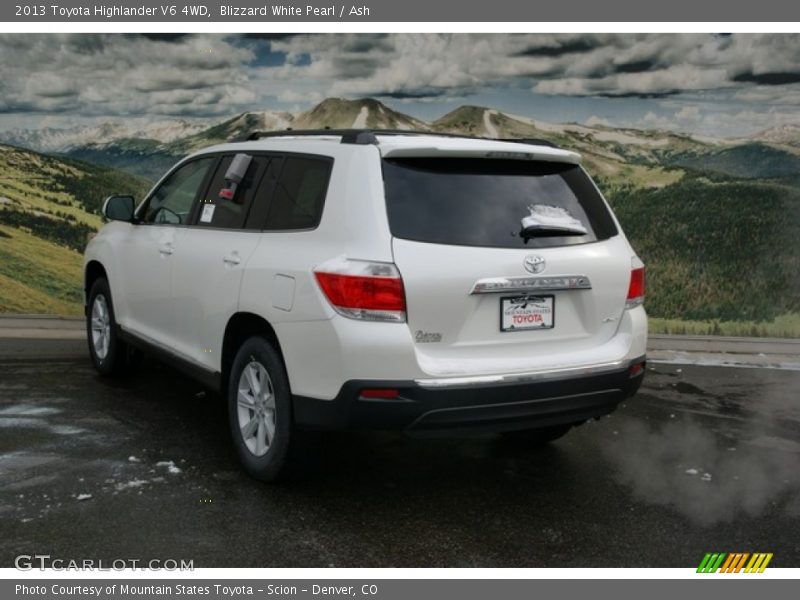 Blizzard White Pearl / Ash 2013 Toyota Highlander V6 4WD