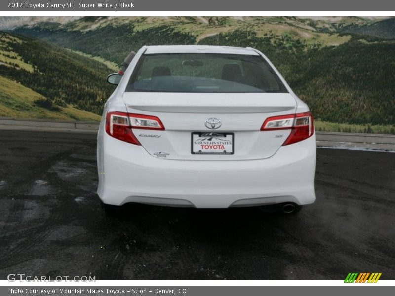 Super White / Black 2012 Toyota Camry SE