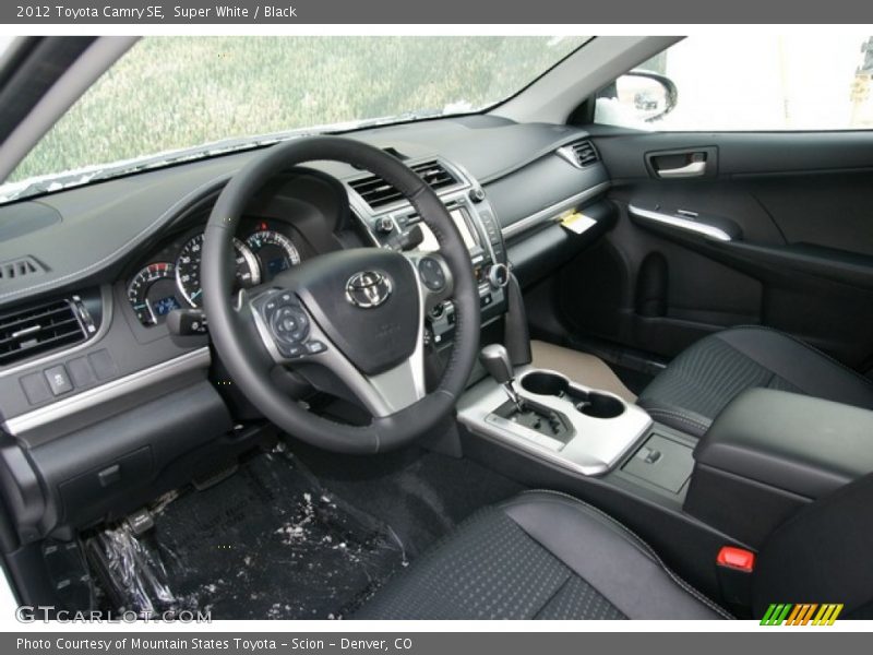 Super White / Black 2012 Toyota Camry SE