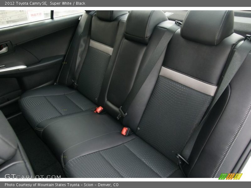 Super White / Black 2012 Toyota Camry SE