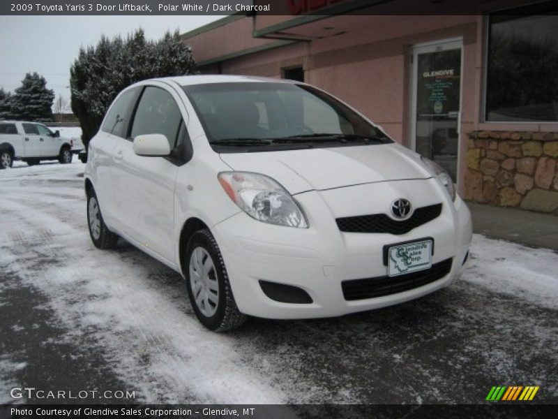 Polar White / Dark Charcoal 2009 Toyota Yaris 3 Door Liftback