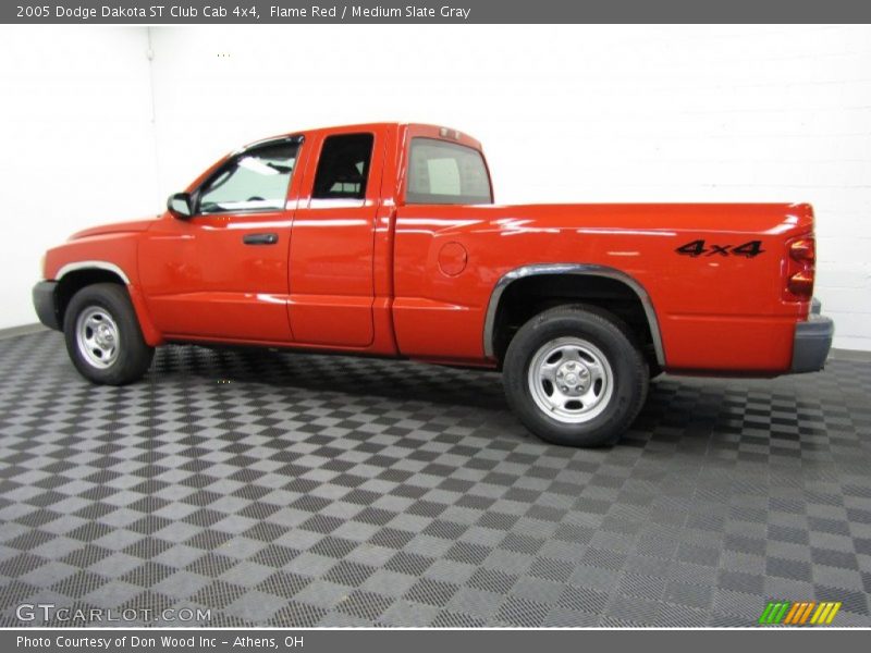 Flame Red / Medium Slate Gray 2005 Dodge Dakota ST Club Cab 4x4