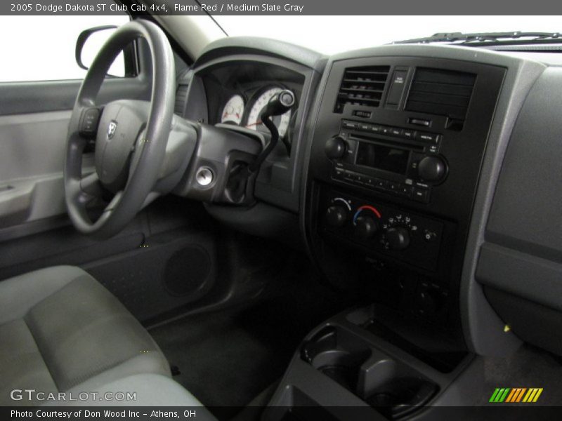 Flame Red / Medium Slate Gray 2005 Dodge Dakota ST Club Cab 4x4