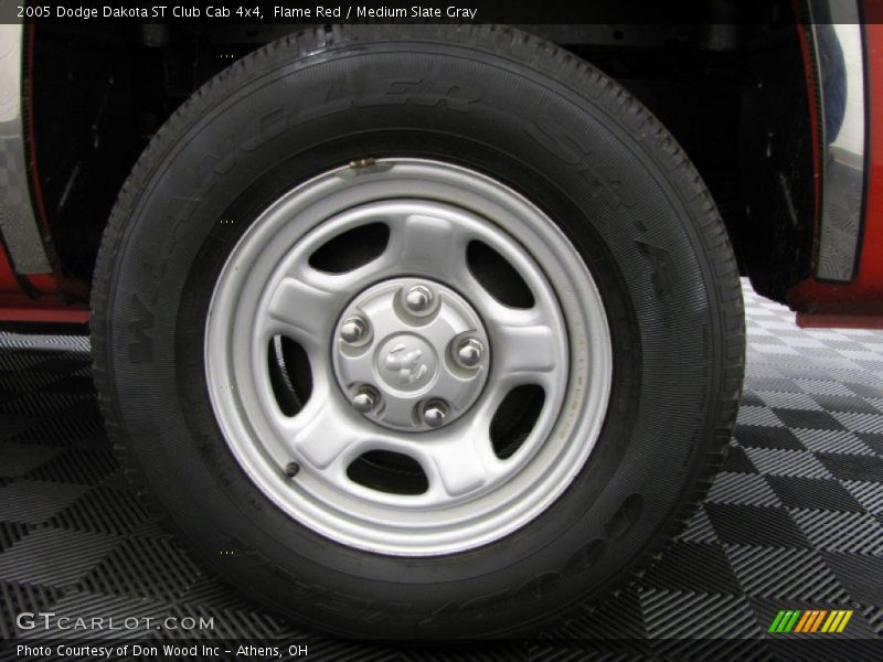 Flame Red / Medium Slate Gray 2005 Dodge Dakota ST Club Cab 4x4