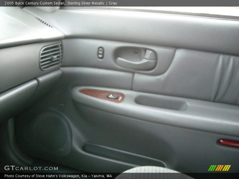 Sterling Silver Metallic / Gray 2005 Buick Century Custom Sedan