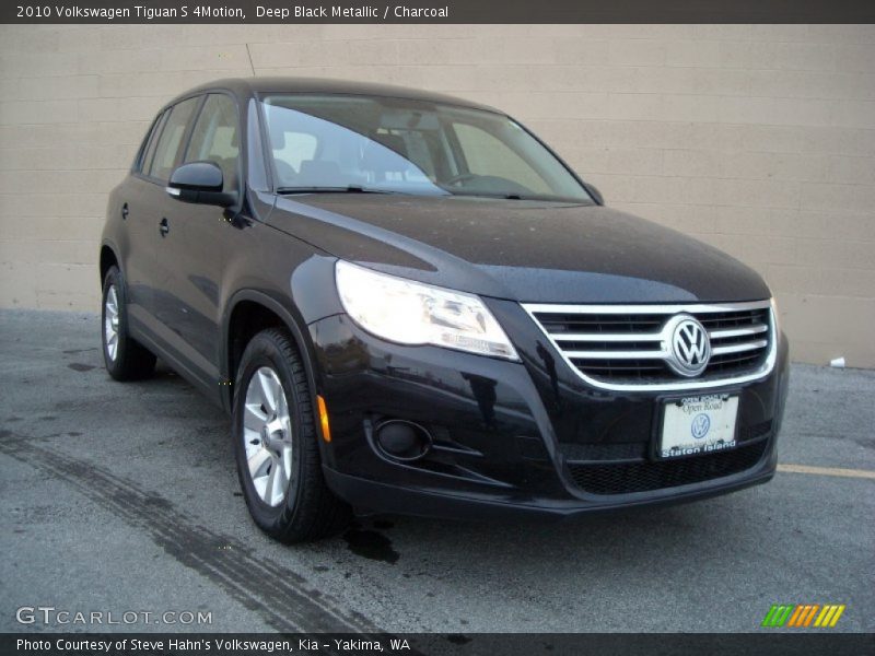 Deep Black Metallic / Charcoal 2010 Volkswagen Tiguan S 4Motion