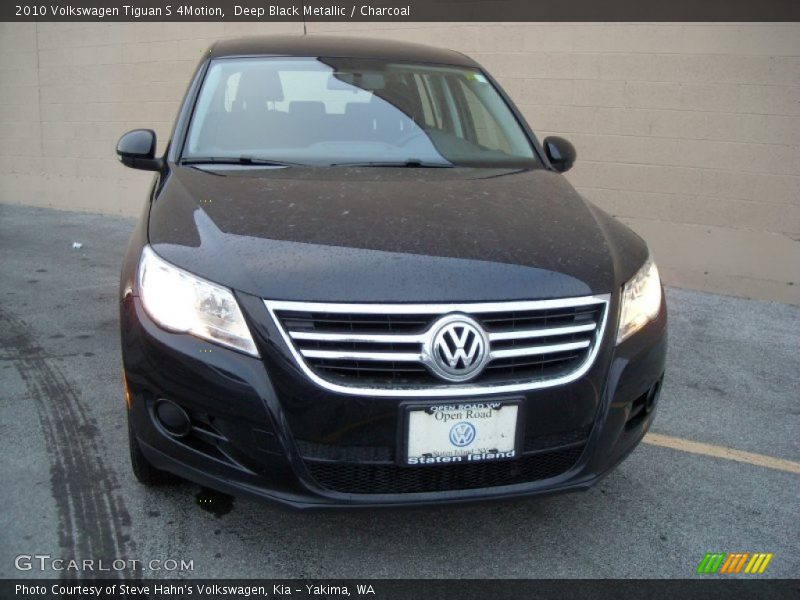 Deep Black Metallic / Charcoal 2010 Volkswagen Tiguan S 4Motion