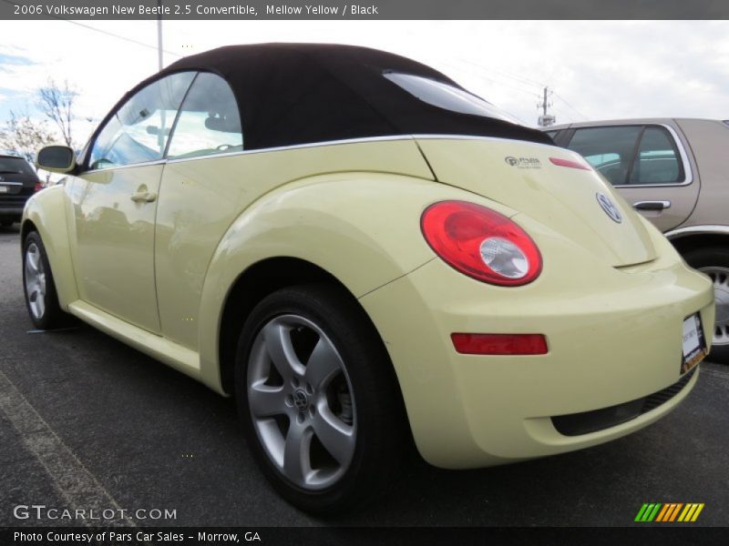Mellow Yellow / Black 2006 Volkswagen New Beetle 2.5 Convertible