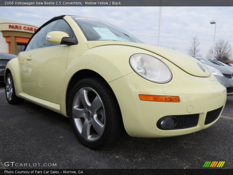 Mellow Yellow / Black 2006 Volkswagen New Beetle 2.5 Convertible