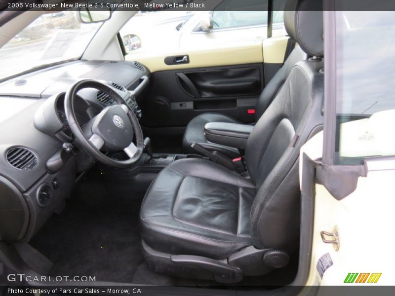 Mellow Yellow / Black 2006 Volkswagen New Beetle 2.5 Convertible