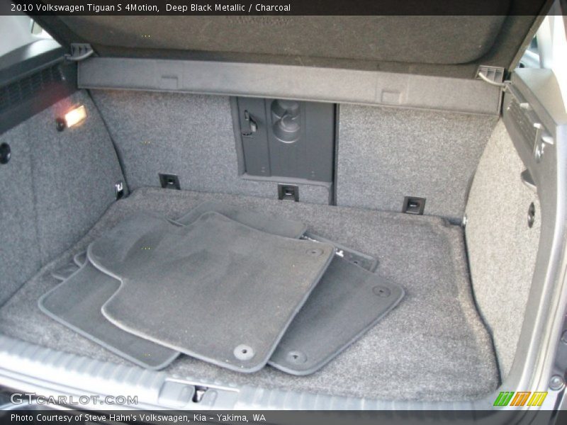 Deep Black Metallic / Charcoal 2010 Volkswagen Tiguan S 4Motion