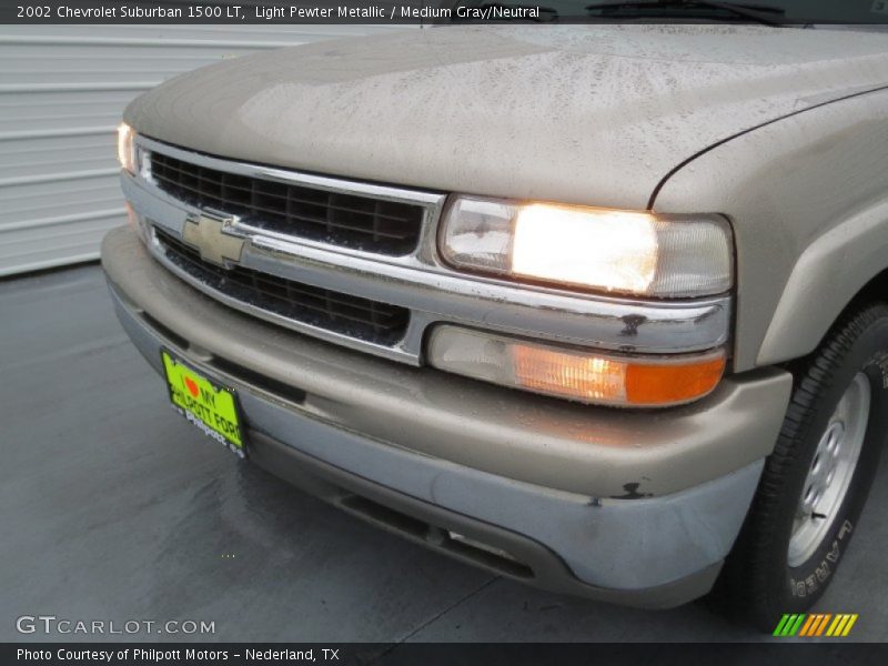 Light Pewter Metallic / Medium Gray/Neutral 2002 Chevrolet Suburban 1500 LT