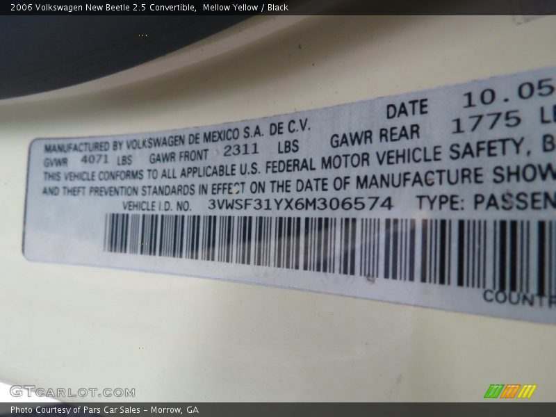 Mellow Yellow / Black 2006 Volkswagen New Beetle 2.5 Convertible